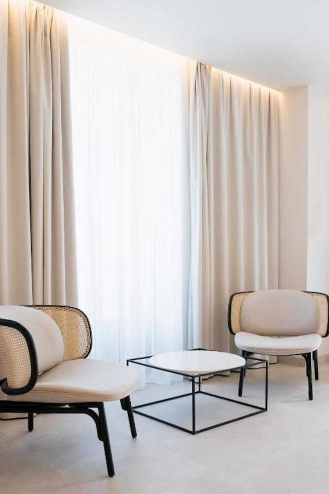 Hotel Myr Puerta Serranos