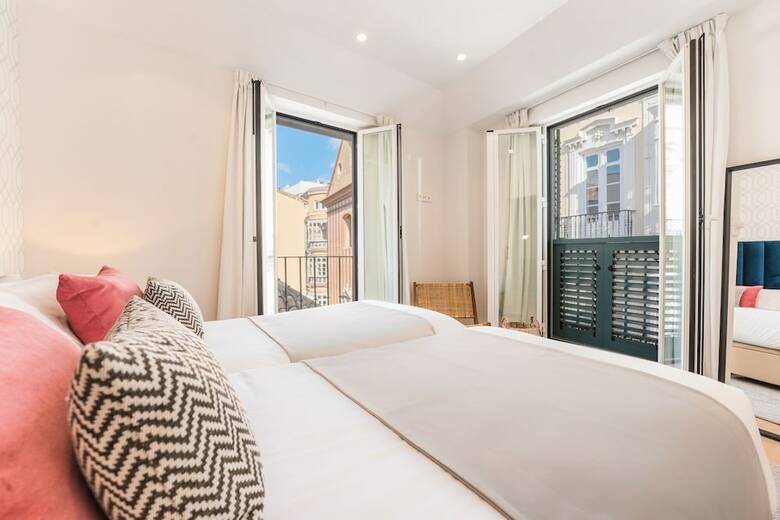 Hotel Debamb� Suites