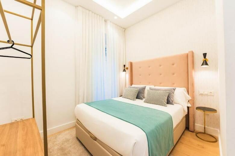 Hotel Debamb� Suites