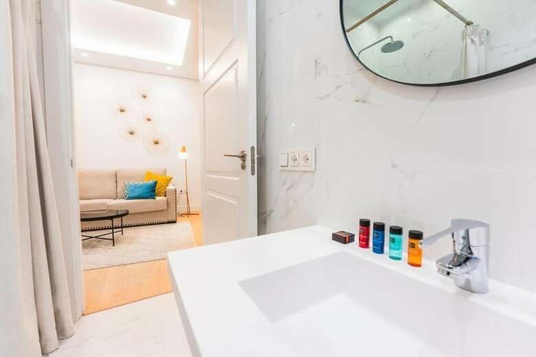 Hotel Debamb� Suites