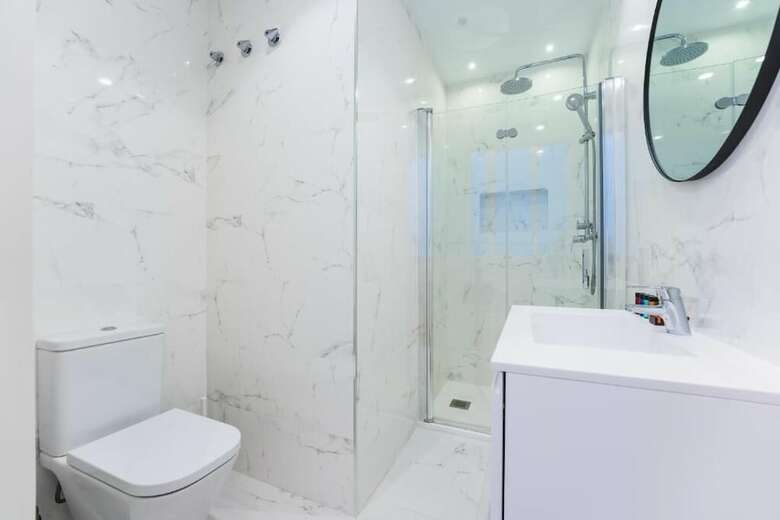 Hotel Debamb� Suites