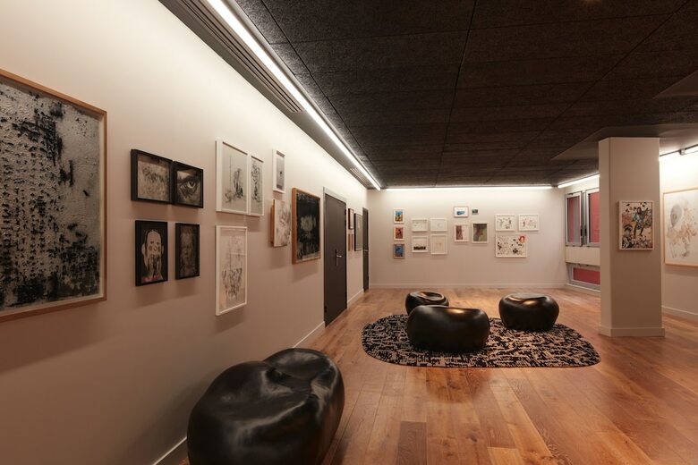 Hotel Drawing House