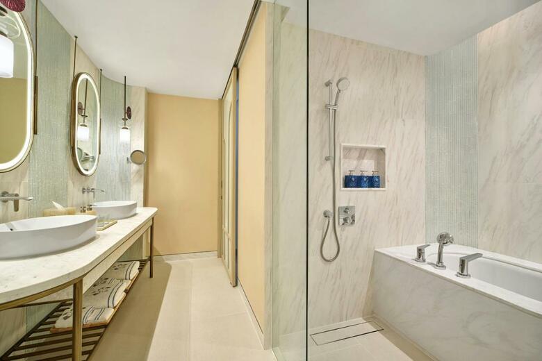Hotel Veranda Resort Phuket, Autograph Collection