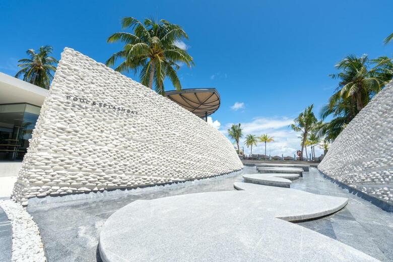 Hotel Madifushi Private Island