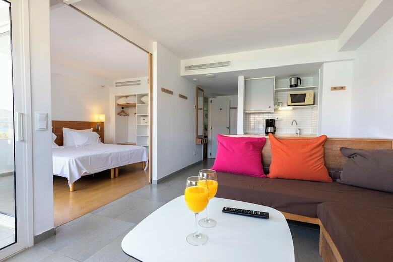 Aparthotel Hipotels Apartamentos Cala Bona