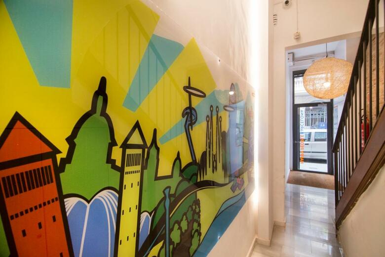 Happy People Plaza Espa�a Apartments
