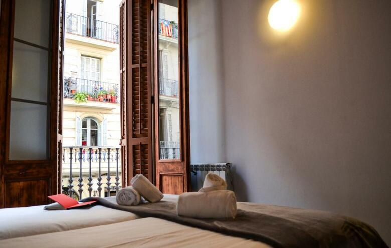 Happy People Plaza Espa�a Apartments