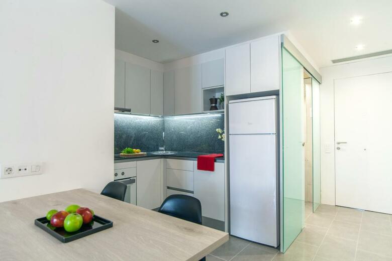 Aparteasy - Deluxe Family Apartments With Pool