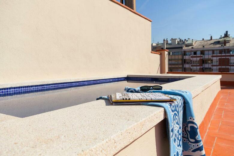 Aparteasy - Deluxe Family Apartments With Pool