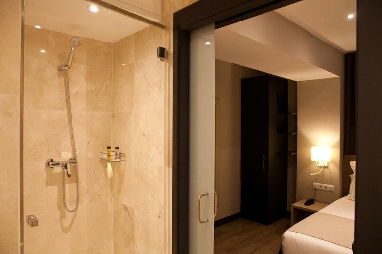 May Ramblas Hotel