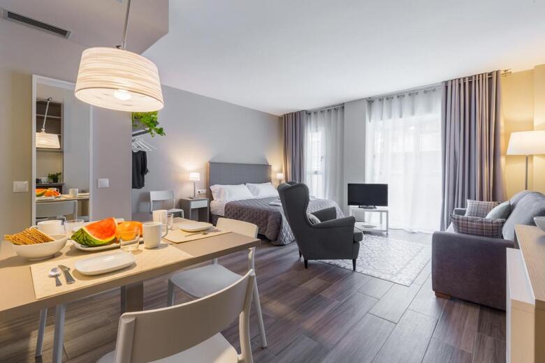 Apartamentos Flateli 430 Bcn