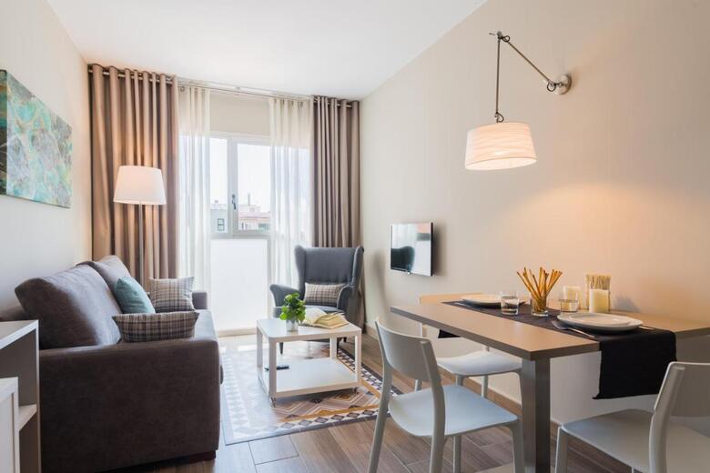 Apartamentos Flateli 430 Bcn