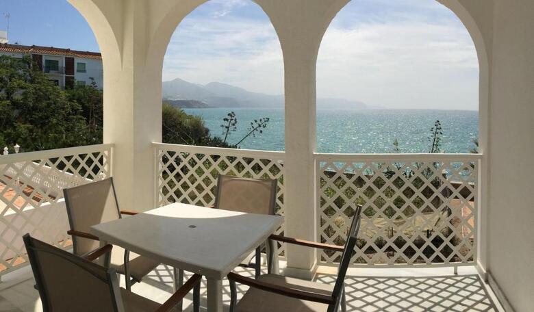 Apartamentos Fuentes De Nerja