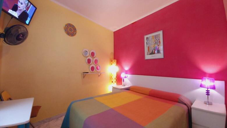 Apartamentos Plaza Universitat
