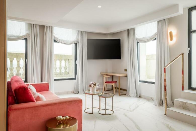 45 Times Barcelona Hotel