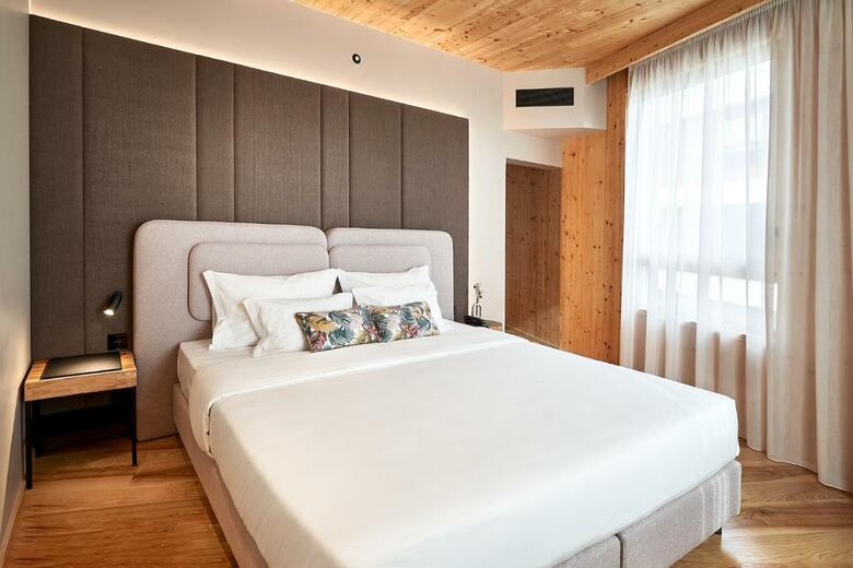 The Log Porto Hotel By Piamonte Hotels