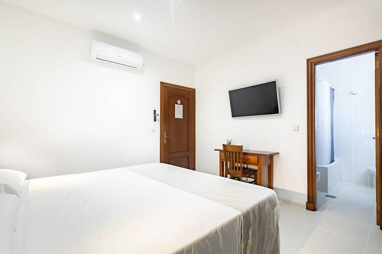 Hotel Hostal La Costa