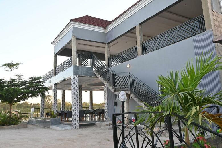 Island Hotel Janjanbureh