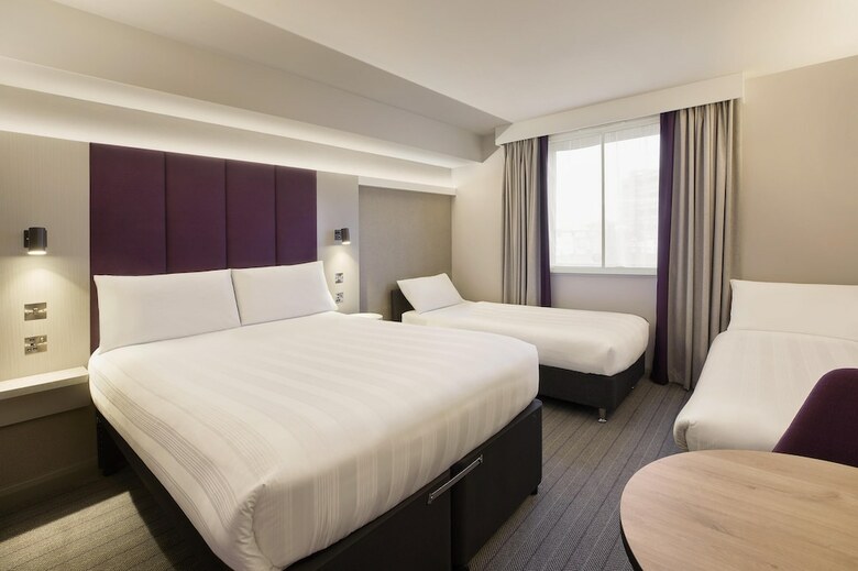 Hotel Premier Inn Cardiff West