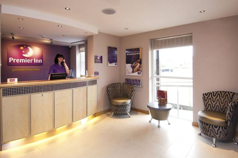 Hotel Premier Inn Llanelli Central West