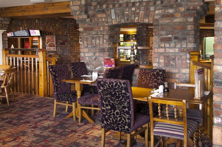Hotel Premier Inn Llanelli Central West