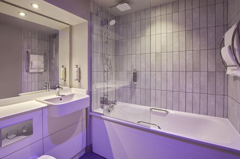 Hotel Premier Inn Warrington Central North