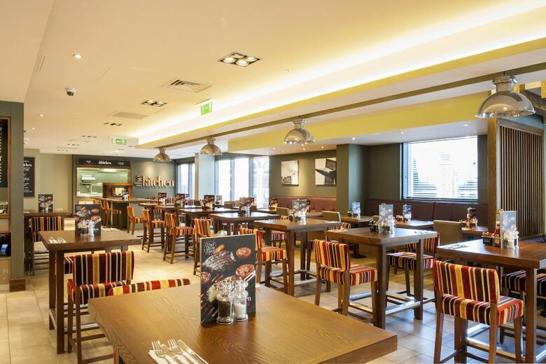 Hotel Premier Inn Woking Town Centre