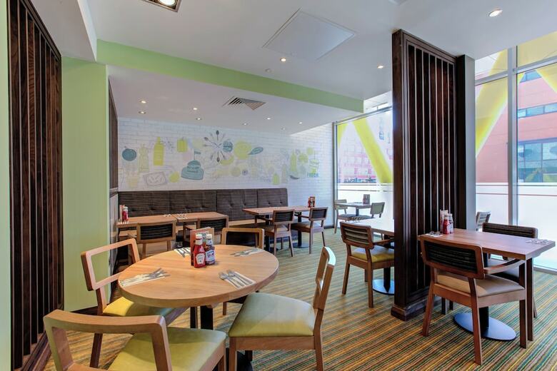 Hotel Premier Inn Cardiff Bay