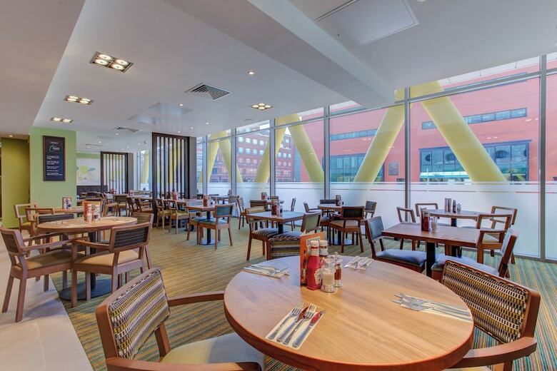 Hotel Premier Inn Cardiff Bay