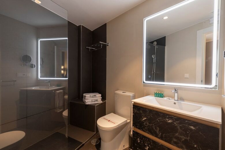 Apartamentos Bibo Suites Palacio De P�rtago
