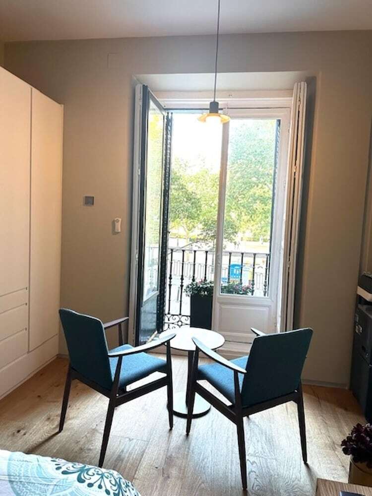 Madrid Urban Getaway - 2br Apartment