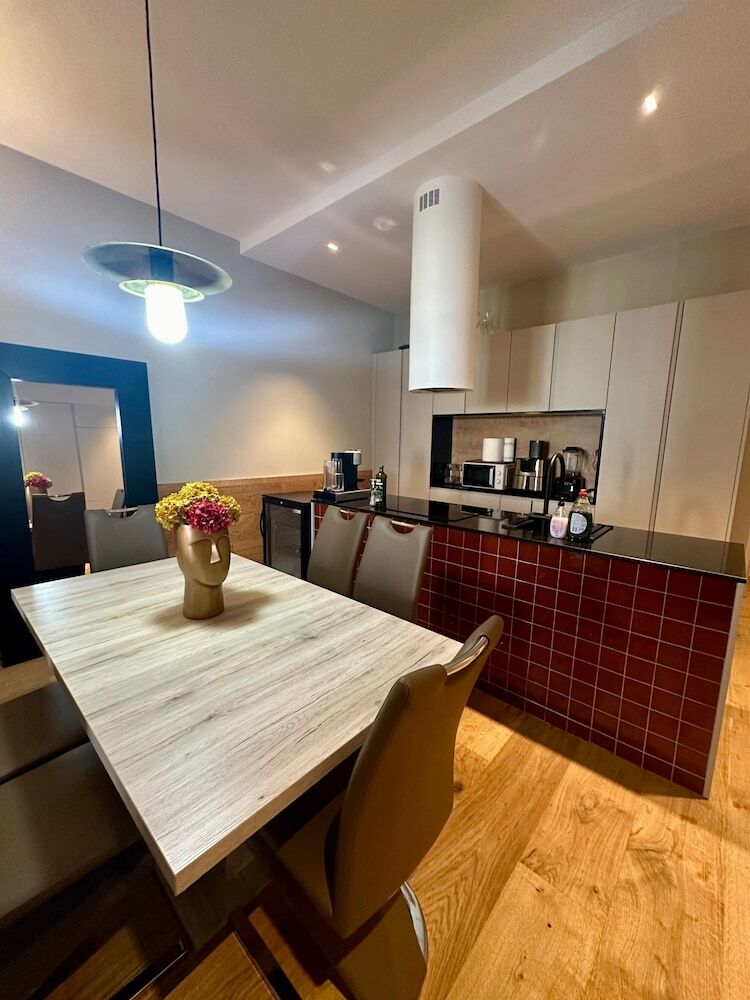 Madrid Urban Getaway - 2br Apartment