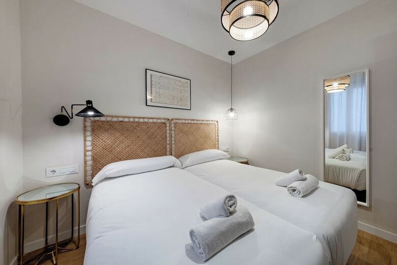 Bebarceloner Eixample Apartments