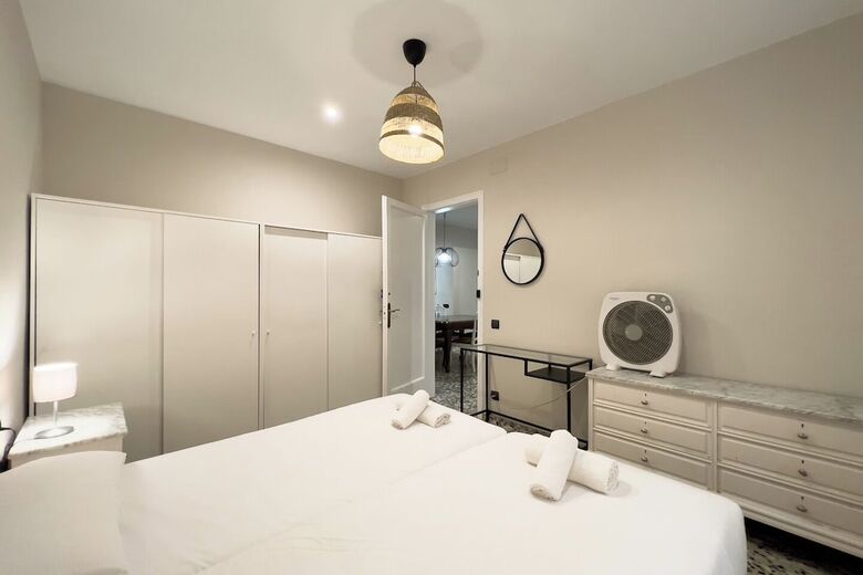 Bebarceloner Eixample Apartments