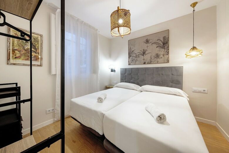 Bebarceloner Eixample Apartments