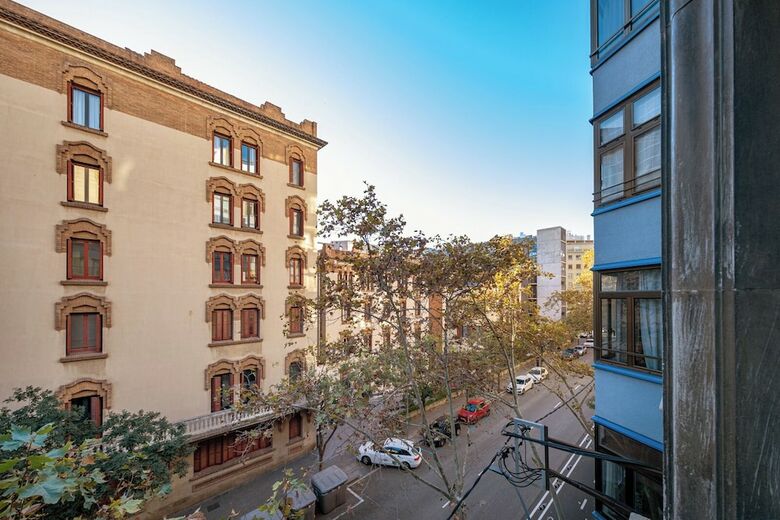 Bebarceloner Eixample Apartments