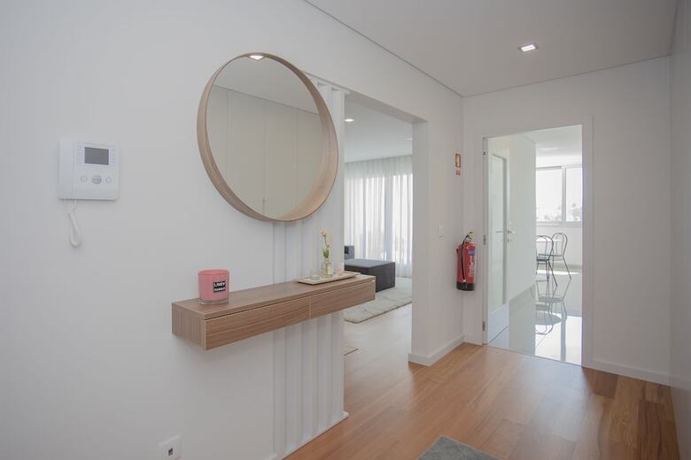 Liiiving - Luxury River View Apartment III