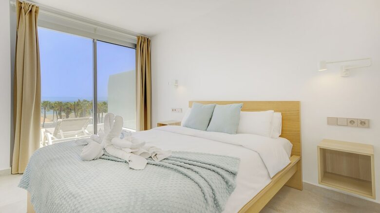 Calm Beach Apartments