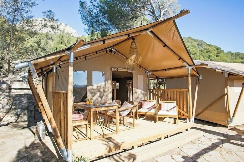 Camping Castell Montgr�