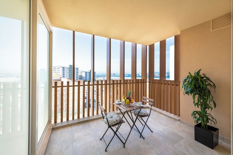 Bentley Holiday Apartments - West One