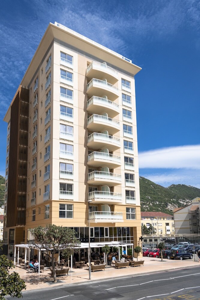 Bentley Holiday Apartments - West One
