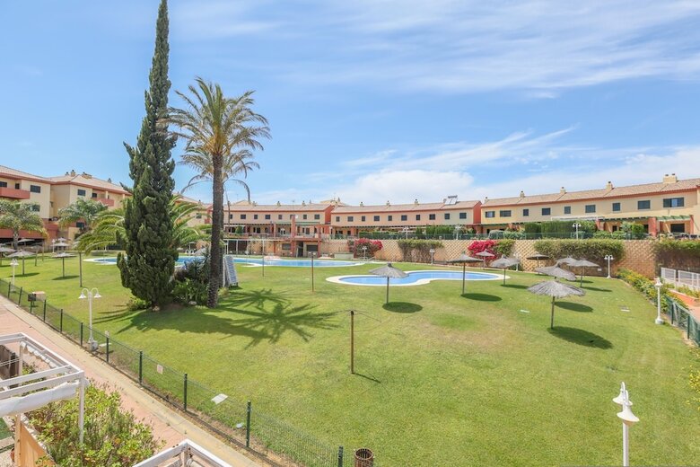 Apartamentos Las Cumbres In Islantilla