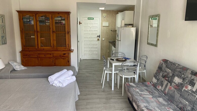 Apartamentos Apt In Benal Beach Resort, Wifi, 100m From Beach