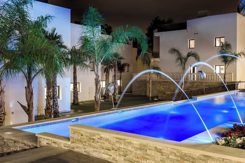 Aparthotel Calma Holiday Villas