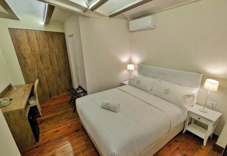 Catalina Suites Hotel