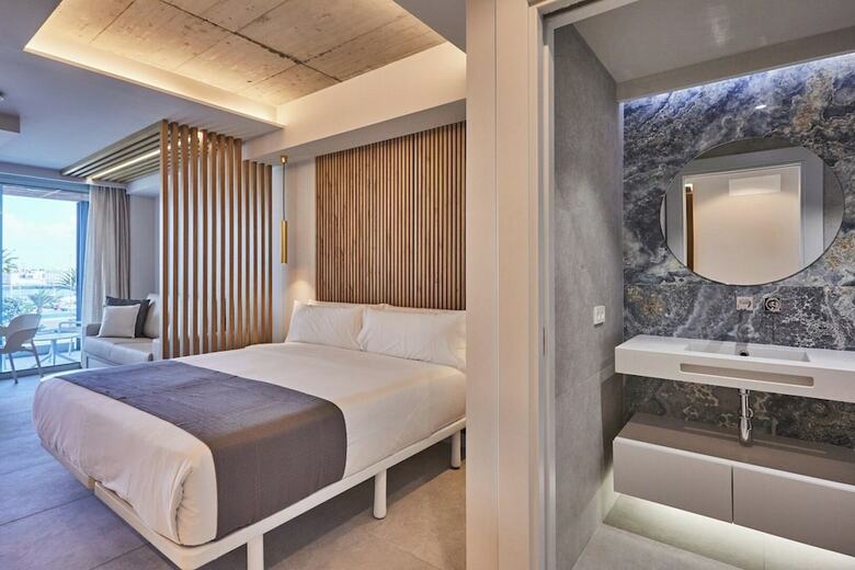 Silken Atlantis Suite ? Holiday Homes