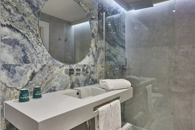 Silken Atlantis Suite ? Holiday Homes