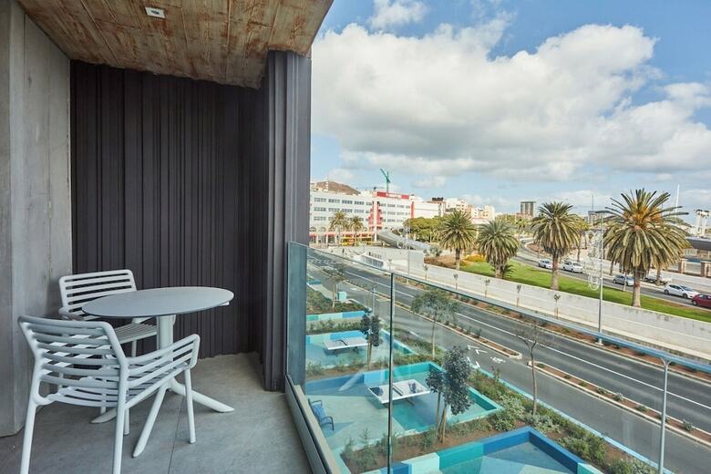 Silken Atlantis Suite ? Holiday Homes