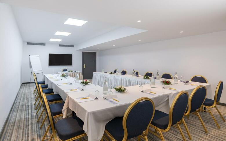 Hotel Campanile El Mechtel Tunis