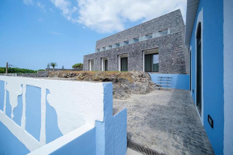 Azores Book Hotel